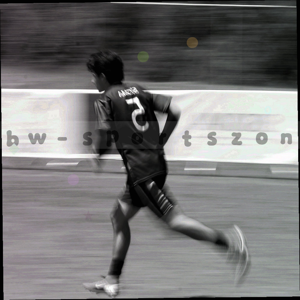 深蓝底上的六轴等距刻度图形，刻度线为钢蓝，数据多边形为半透明荧光青